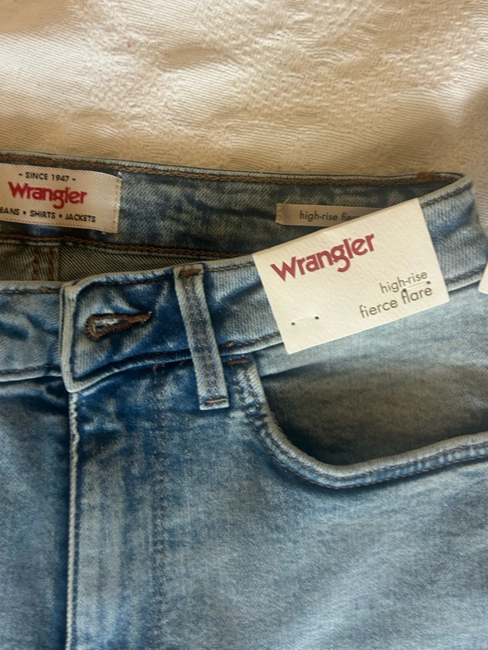 NWT Wrangler High Rise Fierce Flare Jeans - Oasis, Size 2 x 32 - Picture 8 of 14